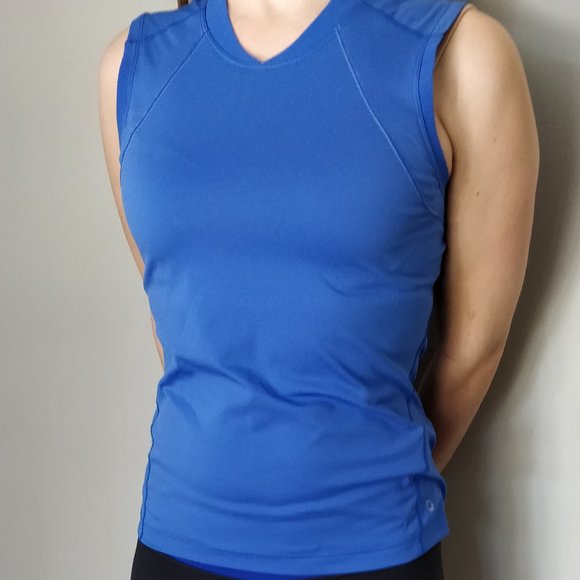 Blue dry-fit tank top - Picture 1 of 2